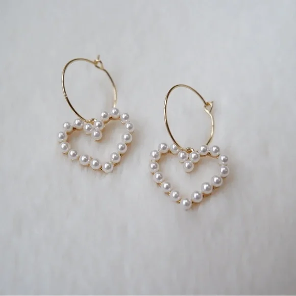 Alexa Heart Pearl Earrings - Picture 3 of 3